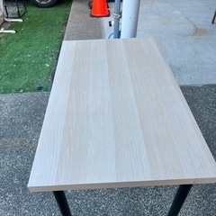 IKEA テーブルの画像
