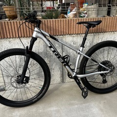 　2019年式　プロキャリバー8 トレック　マウンテンバイク　自転車　チューブレス　ドロッパーシートなどカスタム　サイズ15.5の画像