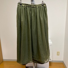 深い緑のチュールスカート(ホームクリーニング済み
)の画像