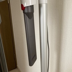 お譲り先決定【ジャンク】ダイソンv12 本体破損ありの画像