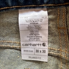 Carhartt ダークブルー ストレートデニムの画像