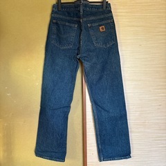 Carhartt ダークブルー ストレートデニムの画像