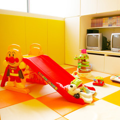 就職お祝金３万。6時閉店でプライベートも充実。2021年9月に全面リニューアルでまっさらなお店で働きませんか？の画像