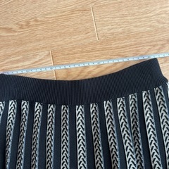 着用1回のみ ニットロングプリーツスカートの画像