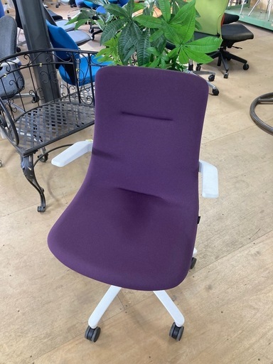 【イトーキ】　事務椅子