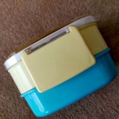 小さな お弁当箱の画像