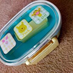 小さな お弁当箱の画像