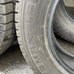 215/60R16 スタッドレスタイヤ　ダンロップウィンターマックス03の画像