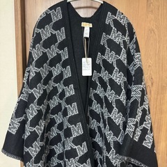 Michaelkors ポンチョ MK柄　新品タグ付き　ブラックの画像