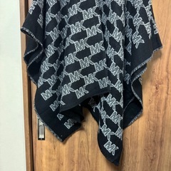 Michaelkors ポンチョ MK柄　新品タグ付き　ブラックの画像