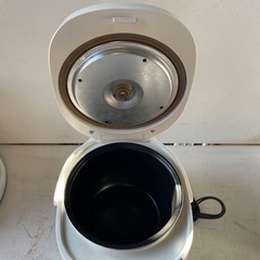 炊飯器の画像