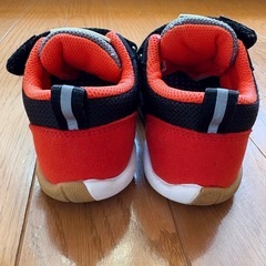 子どもの靴の画像