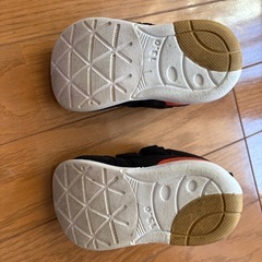 子どもの靴の画像