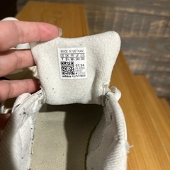 adidas 24.0厚底シューズの画像