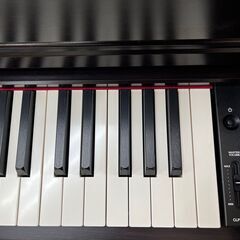 YAMAHA  CLP-675R　電子ピアノ【木製鍵盤】の画像