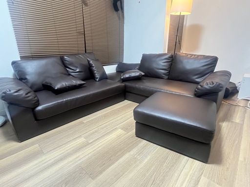 ブラウン×ブラックの高級感ソファ 4〜6人掛け