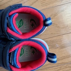 子どもの靴の画像