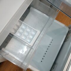 3か月間保証☆配達有り！26000円(税込）東芝 153L 2024年製 2ドア冷蔵庫 ホワイトの画像