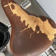 自転車　サドル革割れ有の画像