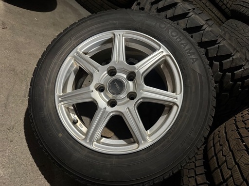 商談中　スタッドレス　195/65R15  4本　ホイール付き
