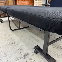 ✨️ジモティー割引✨️【ジャングルジャングル堺初芝店】　折り畳みベッド ブラック 堺市（東区　西区　北区　南区　堺区　美原区）高石市　泉大津市　忠岡町　和泉市　松原市　大阪狭山市の画像