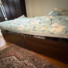 収納付きダブルベッドの画像