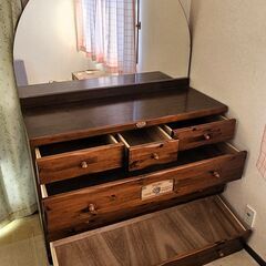 鏡付タンスの画像