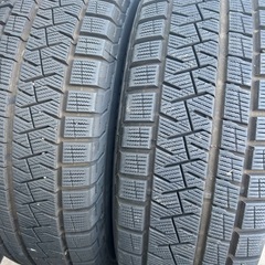 スタッドレスタイヤ
の画像