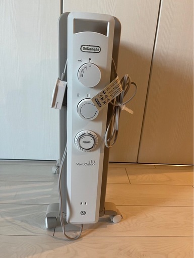デロンギ　オイルヒーター　ヴェルティカルド　　　　