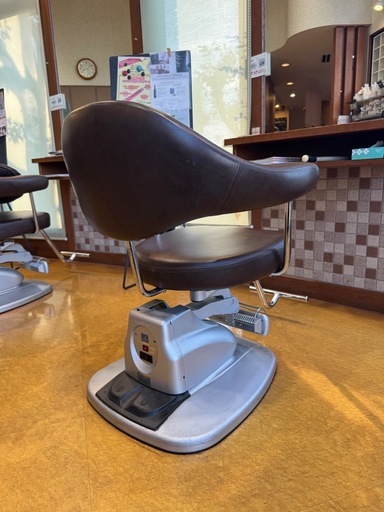 サロン専用スタイリングチェアー
