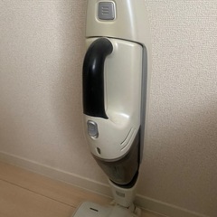 【お譲りの方決まりました】充電式　コードレス掃除機の画像