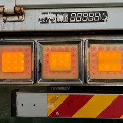 トラック デコトラ 角3連 テールランプ 左右の画像