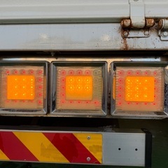 トラック デコトラ 角3連 テールランプ 左右の画像