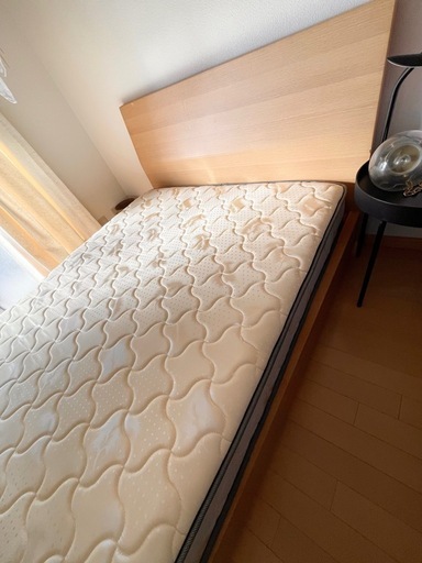 美品セミダブルベッド&極厚マットレス