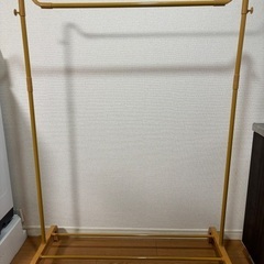 ハンガーラックの画像