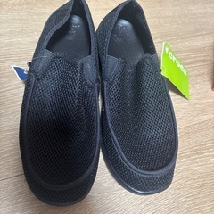 crocs 靴の画像