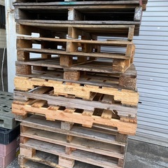 パレット 大量の画像