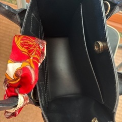 黒　ハンドバッグの画像