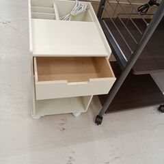 リユースのサカイ栃木店★ジモティ割あり★  コンセント収納BOX クリーム W28.5×D35×H52 クリーニング済み TC11350の画像