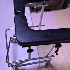 介護　高齢者用　歩行器の画像