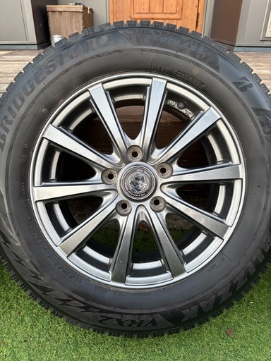 《お取引中》スタッドレス ブリ ザックVRX2 195/65R15