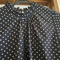 ドット柄ブラウスの画像