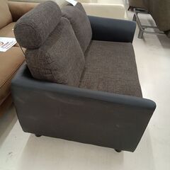 リユースのサカイ栃木店★ジモティ割あり★  ソファー ダークブラウン×ブラック W135×D76×H88 クリーニング済み TC11353の画像