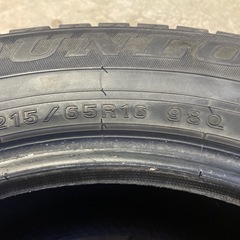 ダンロップスタッドレスタイヤ中古冬 215/65R16 4本 あまり乗らない方 安く収めたい方 アルファードエリシオンなどに
の画像
