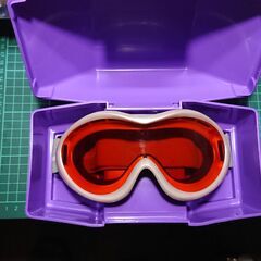 スノーボード・スキーゴーグル・メンズ・レデース　SWANS製のケース2個付きの画像