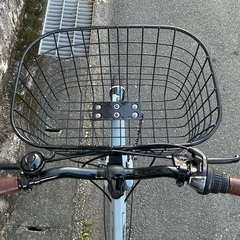 ＜整備済＞27インチ・シティサイクル・大型カゴ・LEDオートライト・シマノ6段変速・グレーの画像