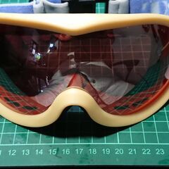 スノーボード・スキーゴーグル・メンズ・レデース　SWANS製のケース2個付きの画像