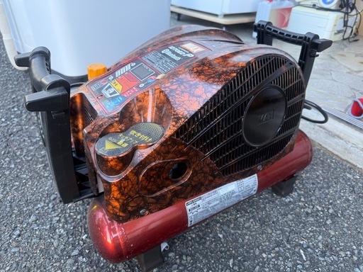 【美品】MAX マックス 11L 常圧 スーパーエアコンプレッサー AK-L1270E2P エアーコンプレッサー　2020年