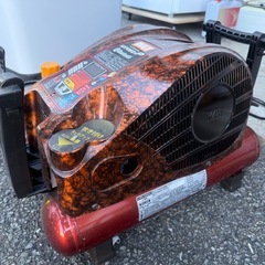 【美品】MAX マックス 11L 常圧 スーパーエアコンプレッサー AK-L1270E2P エアーコンプレッサー　2020年の画像