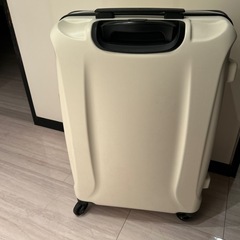 スーツケースの画像